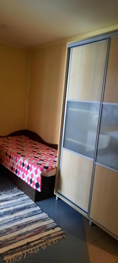 Day & Night Anyksciai Appartement Buitenkant foto